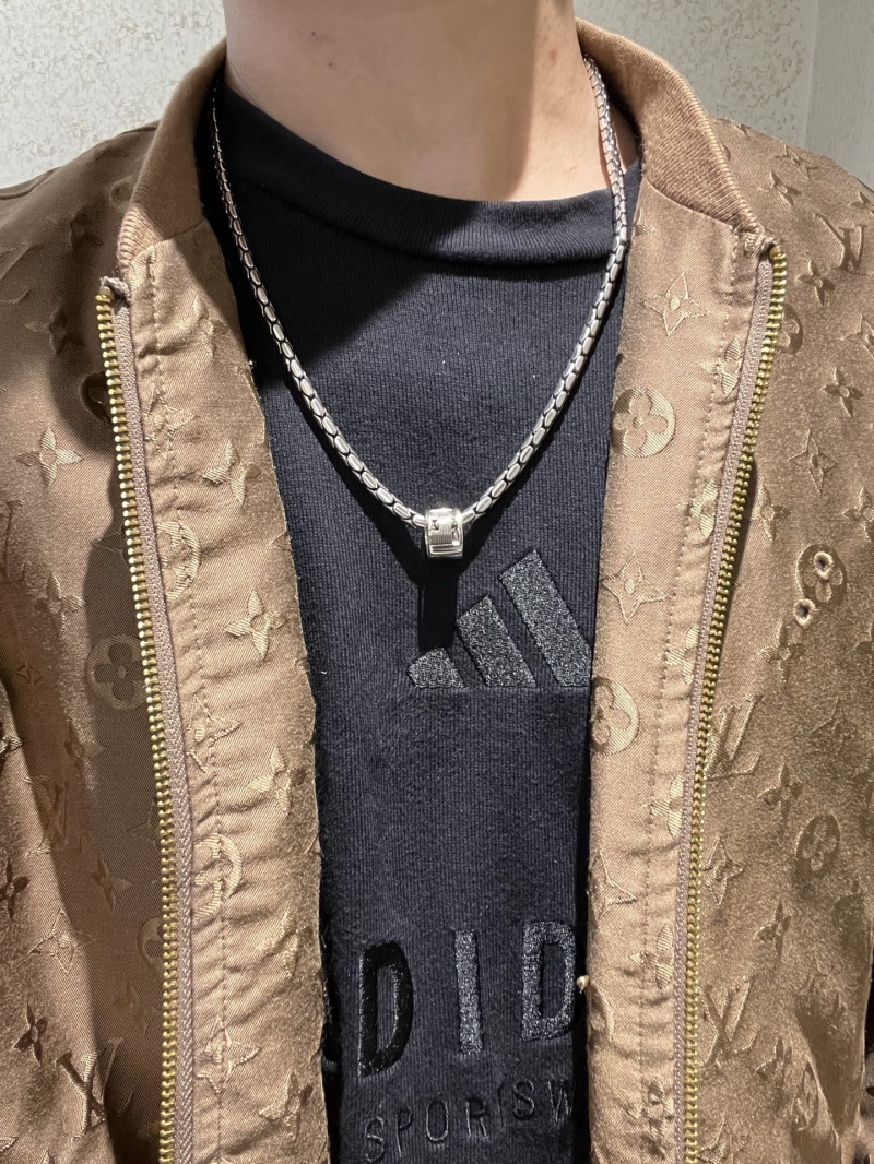 Gvc*1 necklaces